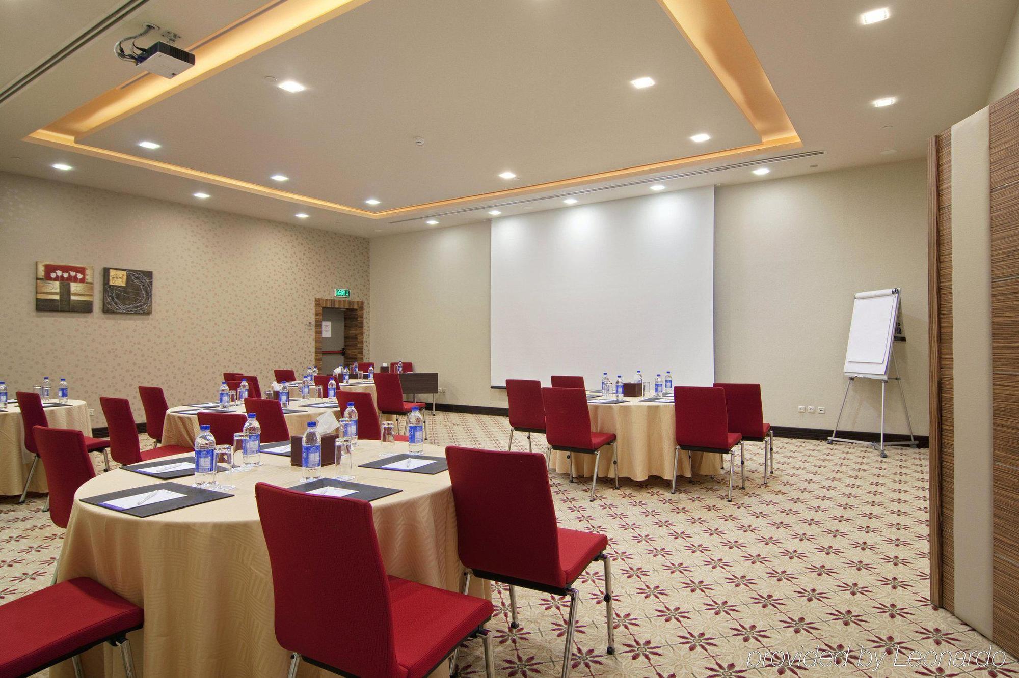 Hilton Garden Inn Riyadh Olaya Kemudahan gambar